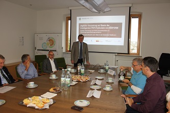 Die Fachleute im Gespräch, v.l.: Herr Jander, Herr Krappel, Herr Ostwald, Herr Fiederling, Herr Pabst und Herr Agne