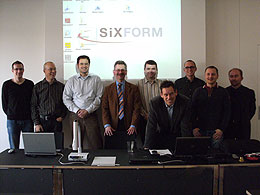 v. links n. rechts: Herr Franz Zitt (Gemeinde Mauerstetten), Herr Michael Fröhler (RIWA), Herr Andreas Veit (Gemeinde Pfronten), Herr Rudolf Philipeit (SiXFORM), Herr Karl Hörmann (Gemeinde Pfronten), Herr Wolfgang Ressel (LRA Ostallgäu), Herr Reinhard Kofler (RIWA), Herr Sven Ludwig (LRA Ostallgäu) und Herr Thomas Reger (LRA Ostallgäu)